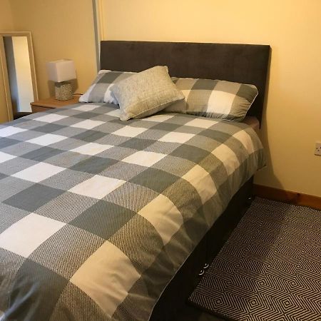 No 5 Newly Refurbished 4 Bedroom House Cononbridge Luaran gambar