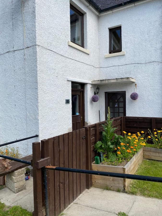 No 5 Newly Refurbished 4 Bedroom House Cononbridge Luaran gambar