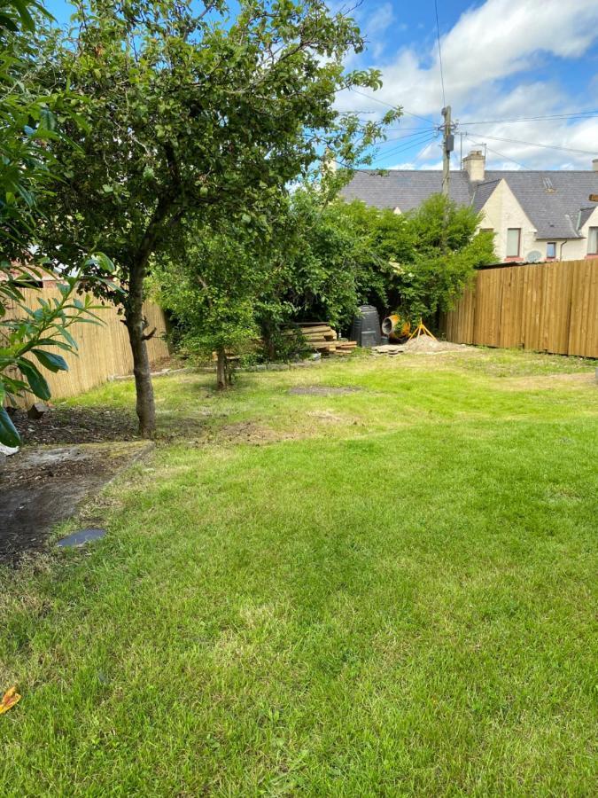 No 5 Newly Refurbished 4 Bedroom House Cononbridge Luaran gambar