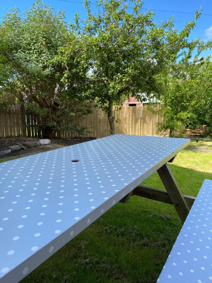 No 5 Newly Refurbished 4 Bedroom House Cononbridge Luaran gambar