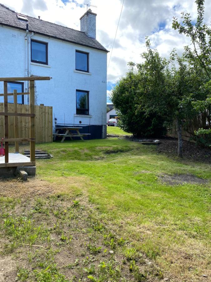 No 5 Newly Refurbished 4 Bedroom House Cononbridge Luaran gambar