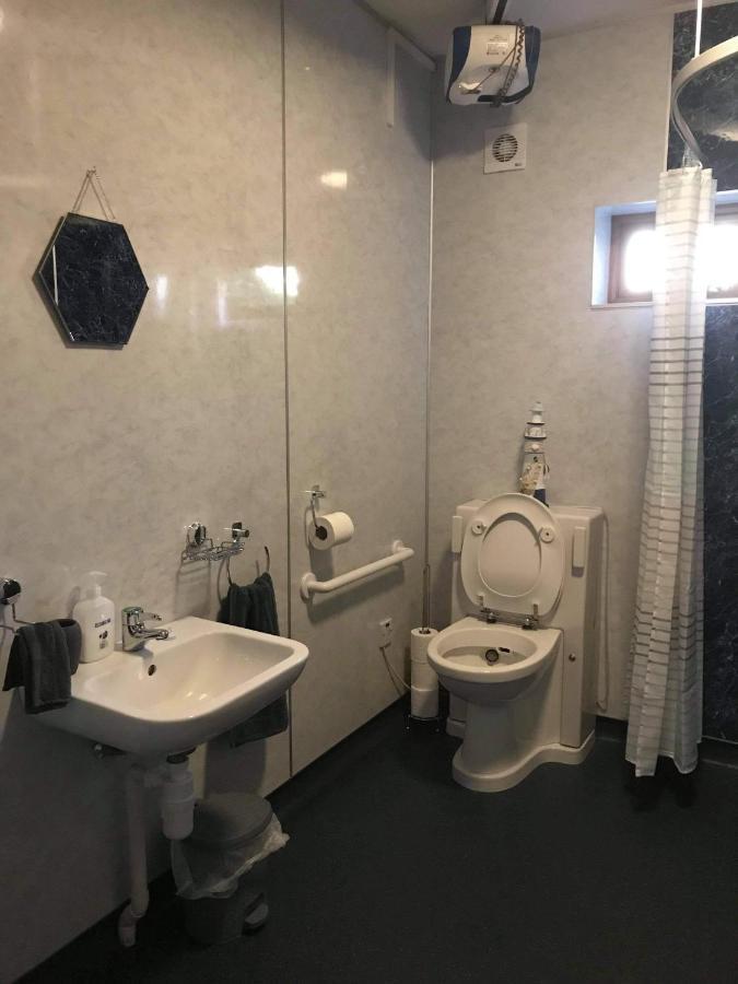 No 5 Newly Refurbished 4 Bedroom House Cononbridge Luaran gambar