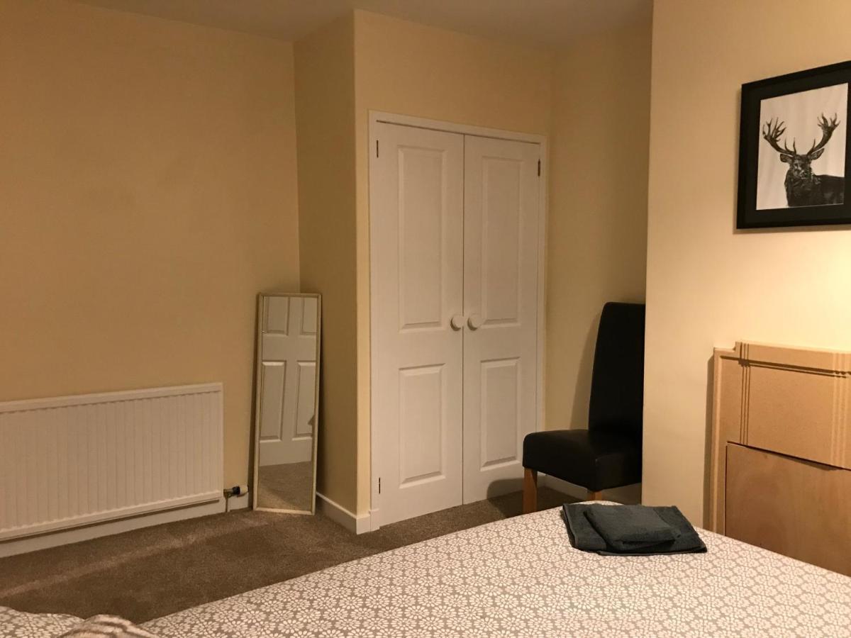 No 5 Newly Refurbished 4 Bedroom House Cononbridge Luaran gambar