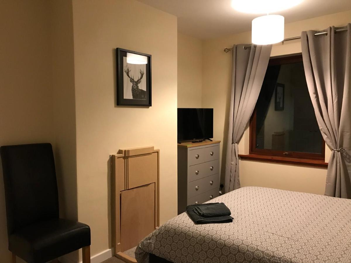 No 5 Newly Refurbished 4 Bedroom House Cononbridge Luaran gambar