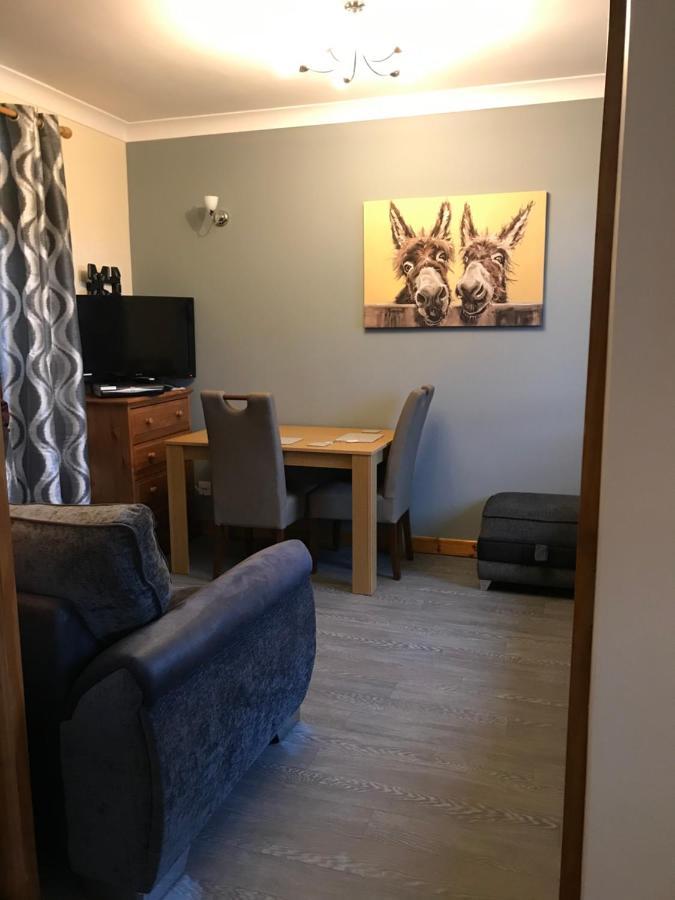 No 5 Newly Refurbished 4 Bedroom House Cononbridge Luaran gambar