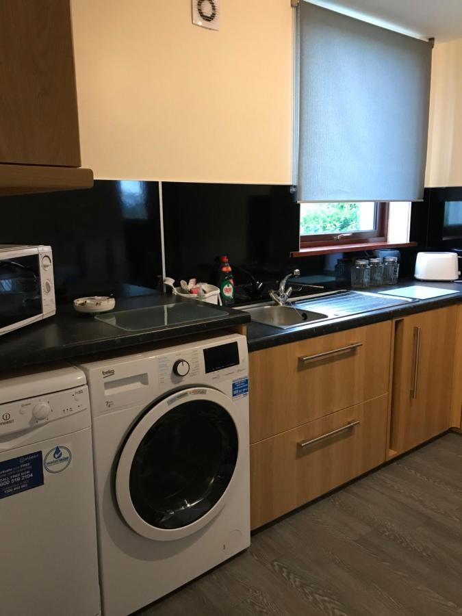 No 5 Newly Refurbished 4 Bedroom House Cononbridge Luaran gambar