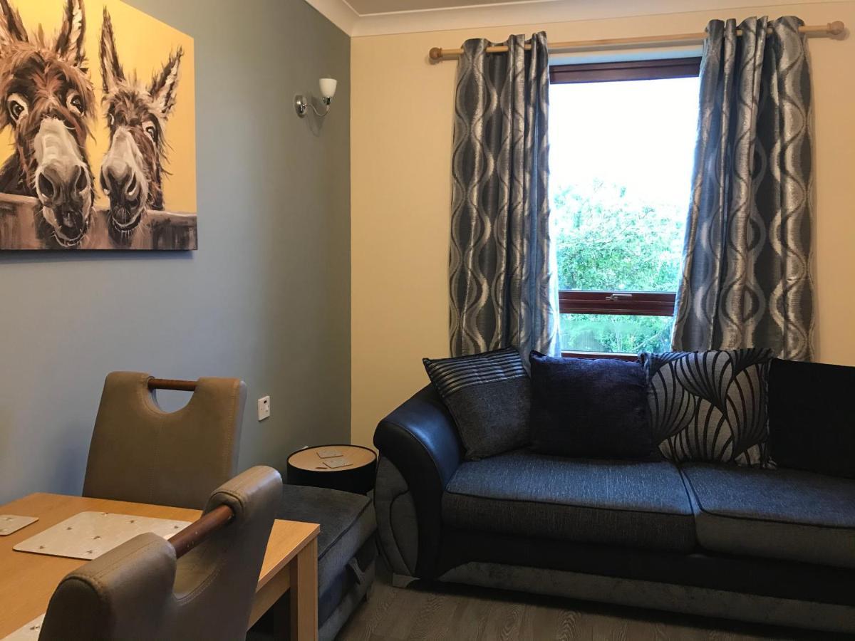No 5 Newly Refurbished 4 Bedroom House Cononbridge Luaran gambar