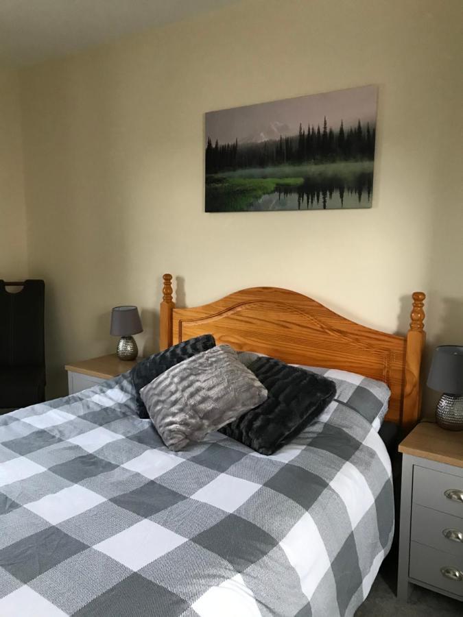 No 5 Newly Refurbished 4 Bedroom House Cononbridge Luaran gambar