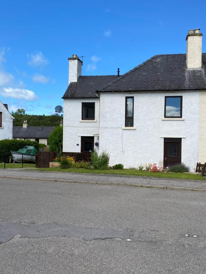 No 5 Newly Refurbished 4 Bedroom House Cononbridge Luaran gambar